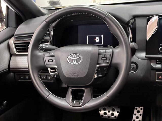 2025 Toyota Camry SE [14]