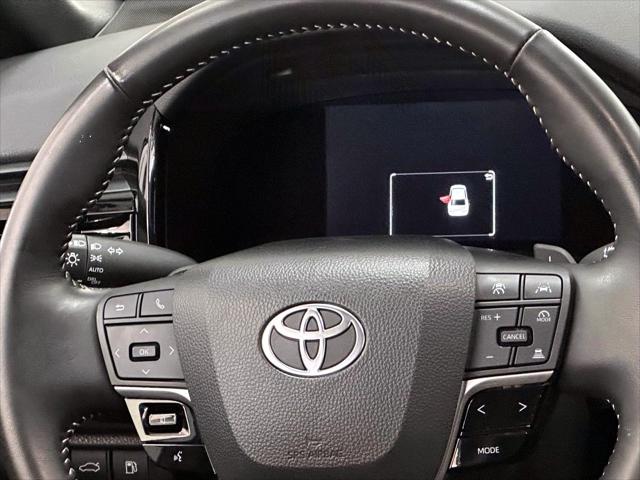 2025 Toyota Camry SE [15]