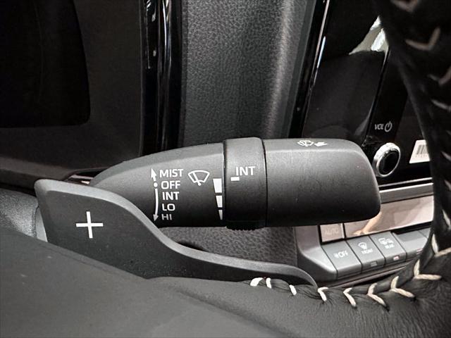 2025 Toyota Camry SE [23]