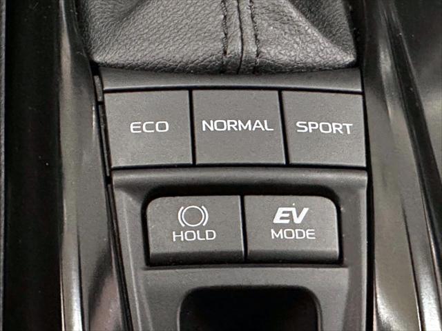 2025 Toyota Camry SE [27]