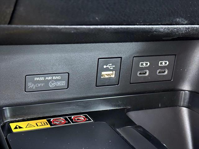 2025 Toyota Camry SE [28]