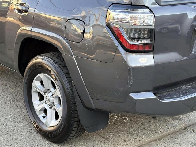 2023 Toyota 4Runner SR5 Premium [9]