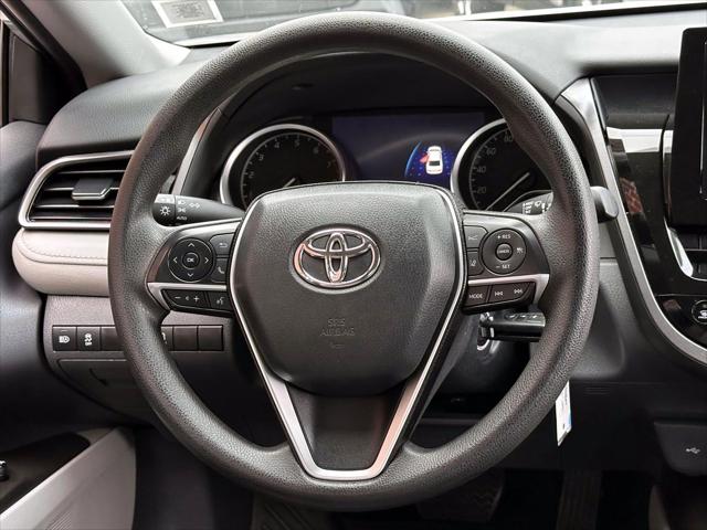 2023 Toyota Camry LE [17]