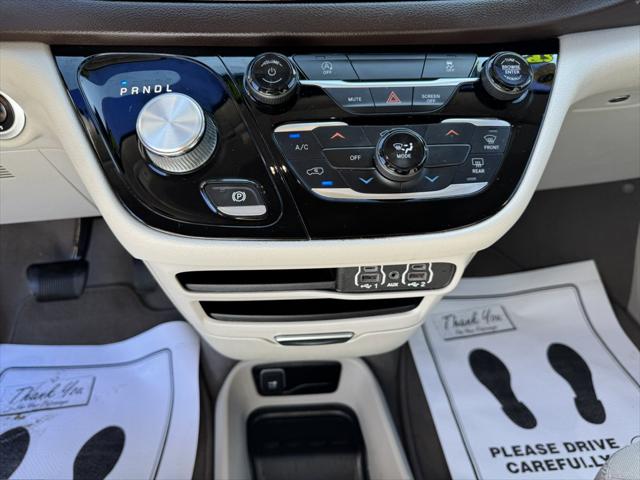 2021 Chrysler Voyager LX