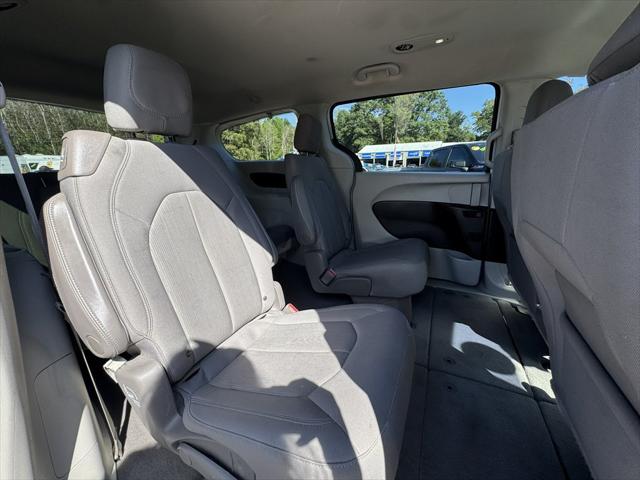 2021 Chrysler Voyager LX