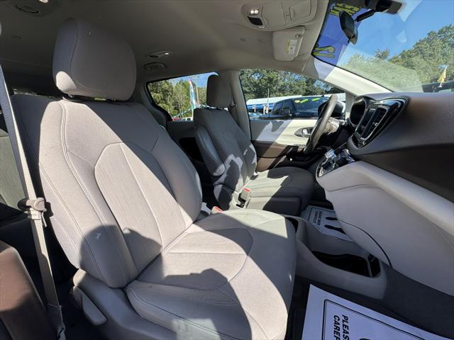 2021 Chrysler Voyager LX