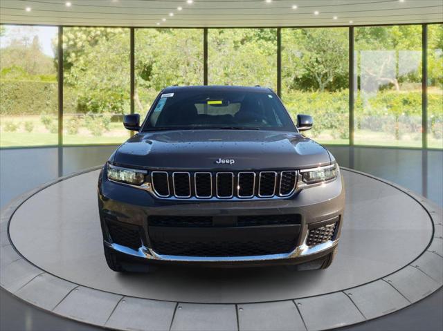 2025 Jeep Grand Cherokee Laredo X 4x4