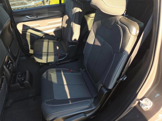 2025 Jeep Grand Cherokee Laredo X 4x4