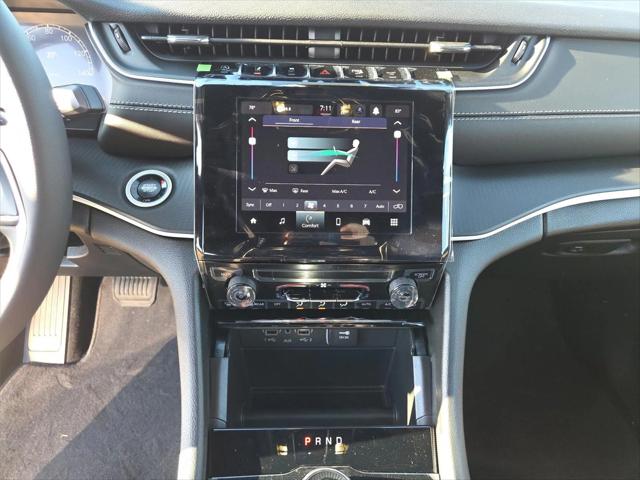 2025 Jeep Grand Cherokee Laredo X 4x4