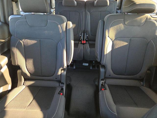 2025 Jeep Grand Cherokee Laredo X 4x4
