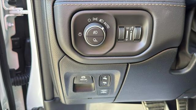 2026 Ram 1500 Tungsten Crew Cab 4x4 5'7" Box