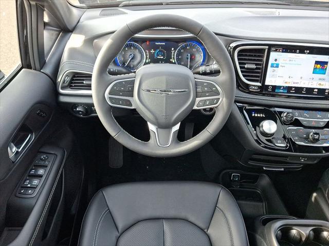 2026 Chrysler Pacifica Select AWD