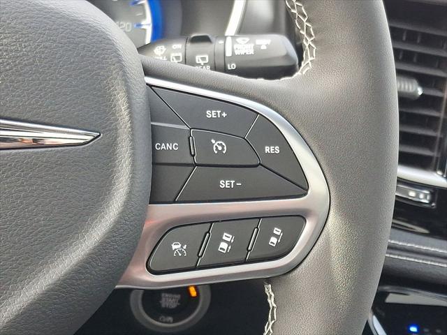 2026 Chrysler Pacifica Select AWD