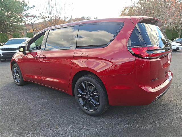 2026 Chrysler Pacifica PACIFICA SELECT AWD