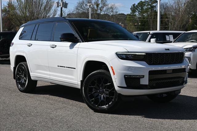 New 2025 Bright White Clear-Coat Exterior Paint Jeep Summit image 28