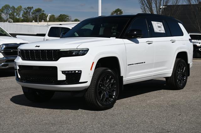 New 2025 Bright White Clear-Coat Exterior Paint Jeep Summit image 31