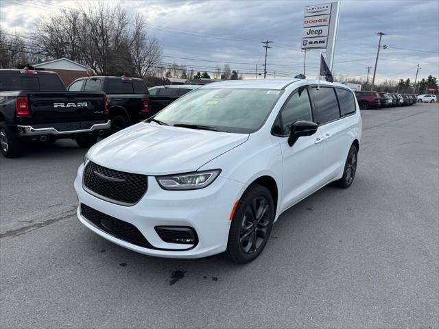 2026 Chrysler Pacifica PACIFICA SELECT AWD