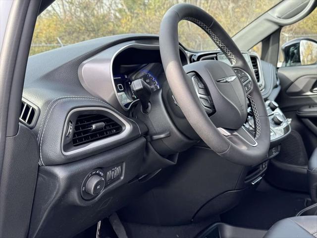 2026 Chrysler Pacifica PACIFICA SELECT AWD 2026 Chrysler Pacifica PACIFICA SELECT AWD