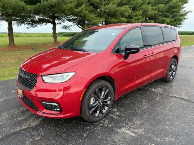 2026 Chrysler Pacifica PACIFICA SELECT AWD