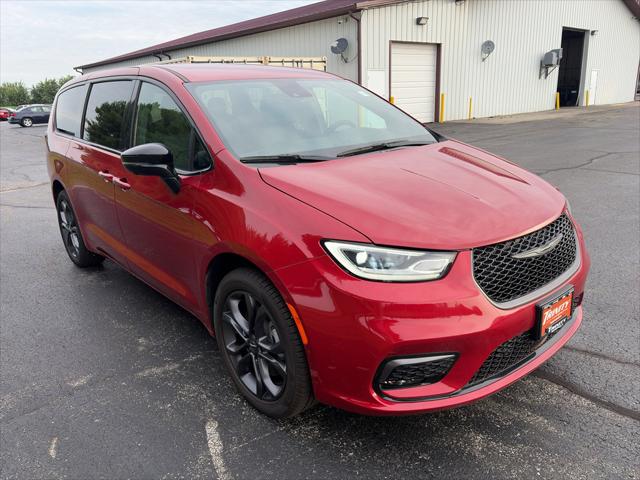 2026 Chrysler Pacifica Select AWD