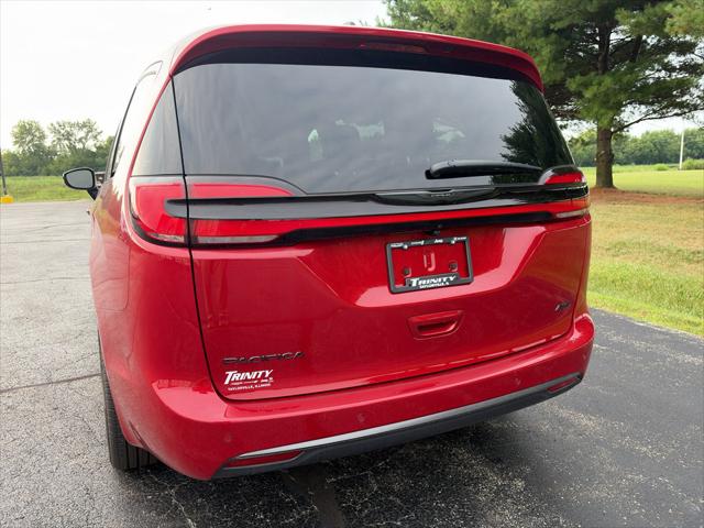 2026 Chrysler Pacifica Select AWD