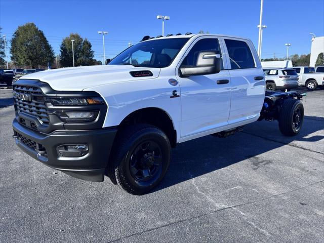 2026 RAM Ram 3500 Chassis Cab RAM 3500 TRADESMAN CREW CAB CHASSIS 4X4 60 CA