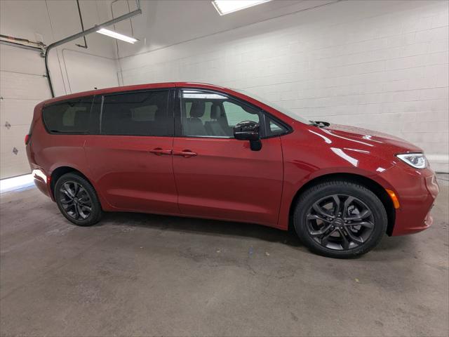 2026 Chrysler Pacifica PACIFICA SELECT AWD