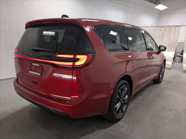 2026 Chrysler Pacifica PACIFICA SELECT AWD
