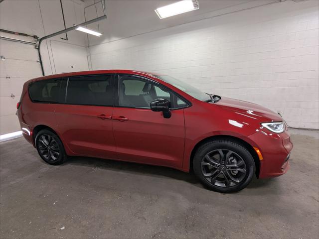 2026 Chrysler Pacifica PACIFICA SELECT AWD
