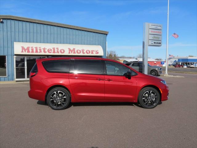 2026 Chrysler Pacifica PACIFICA SELECT AWD