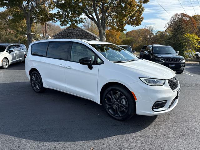 2026 Chrysler Pacifica PACIFICA SELECT AWD