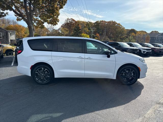 2026 Chrysler Pacifica PACIFICA SELECT AWD