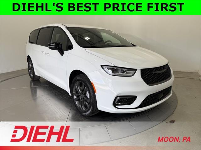 2026 Chrysler Pacifica PACIFICA SELECT AWD