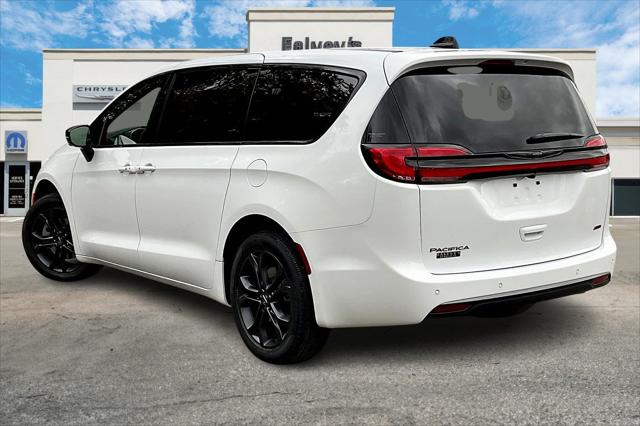 2026 Chrysler Pacifica PACIFICA SELECT AWD