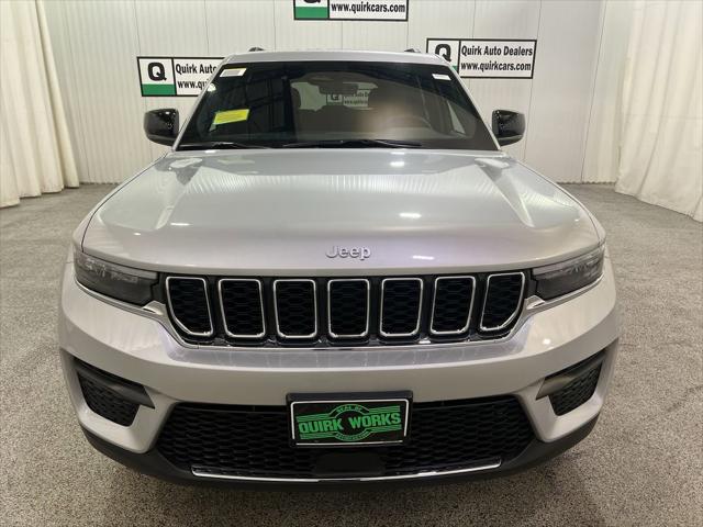 2025 Jeep Grand Cherokee GRAND CHEROKEE LAREDO X 4X4 2025 Jeep Grand Cherokee GRAND CHEROKEE LAREDO X 4X4