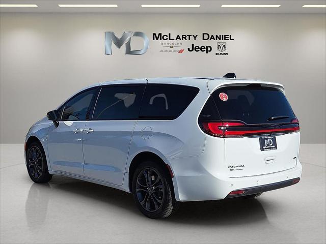 2026 Chrysler Pacifica Select AWD