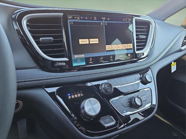 2026 Chrysler Pacifica Select AWD