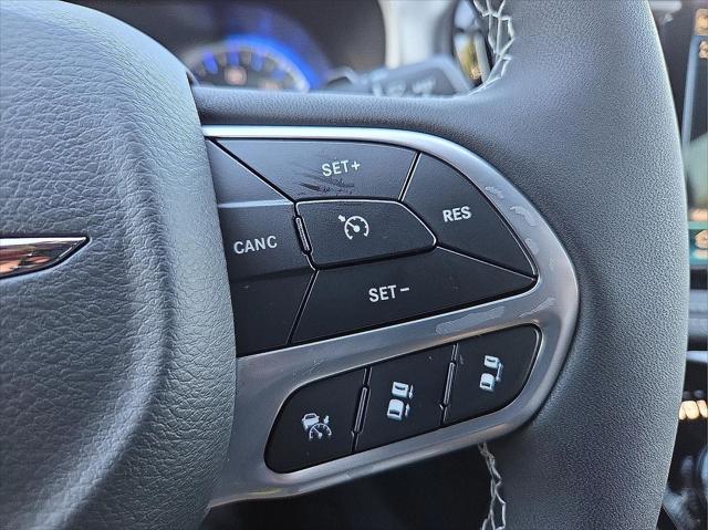 2026 Chrysler Pacifica Select AWD