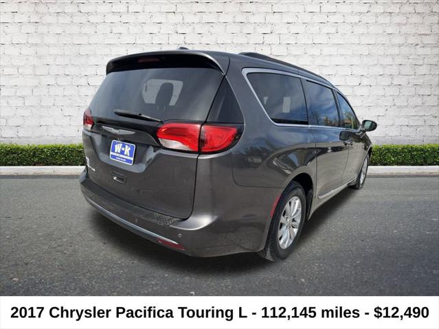 2017 Chrysler Pacifica Touring-L 2017 Chrysler Pacifica Touring-L