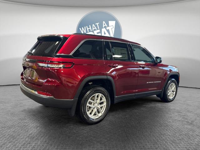 2025 Jeep Grand Cherokee GRAND CHEROKEE LAREDO X 4X4