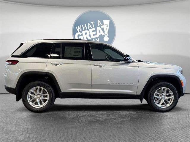 2025 Jeep Grand Cherokee GRAND CHEROKEE LAREDO X 4X4 2025 Jeep Grand Cherokee GRAND CHEROKEE LAREDO X 4X4