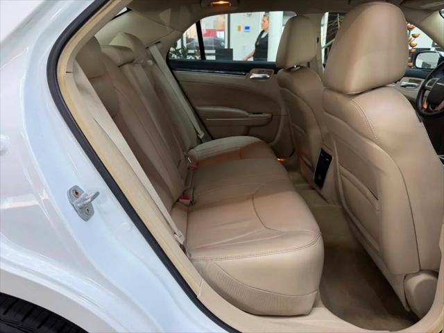 2014 Chrysler 300 Base