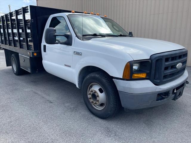 2006 Ford F-350 Chassis XL