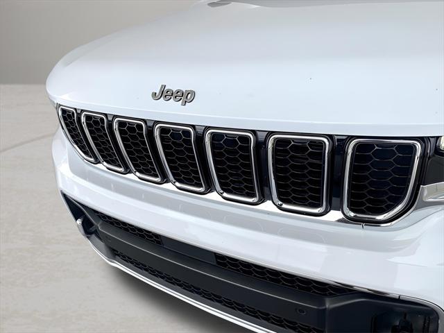 2022 Jeep Grand Cherokee Overland 4x4 2022 Jeep Grand Cherokee Overland 4x4