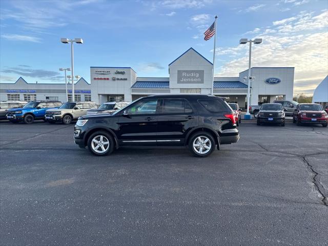 2017 Ford Explorer XLT 2017 Ford Explorer XLT