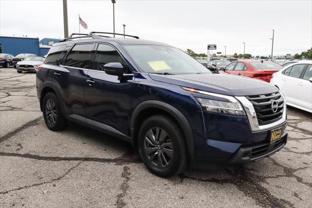 2022 Nissan Pathfinder SV 2WD 2022 Nissan Pathfinder SV 2WD