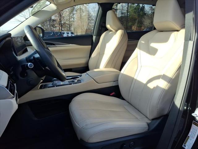 2024 INFINITI QX60 LUXE 2024 INFINITI QX60 LUXE