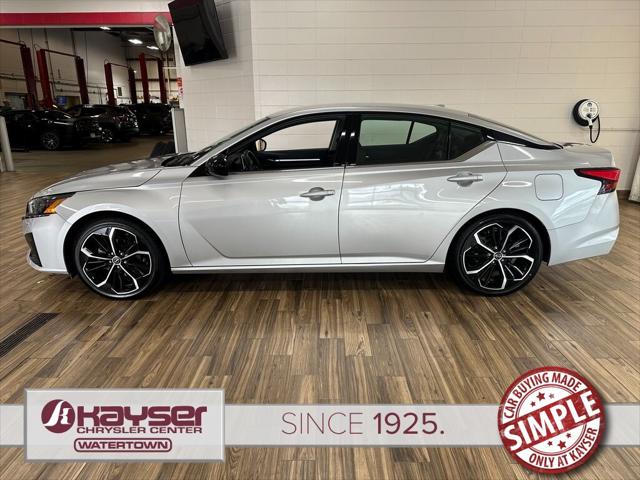 2023 Nissan Altima SR FWD 2023 Nissan Altima SR FWD