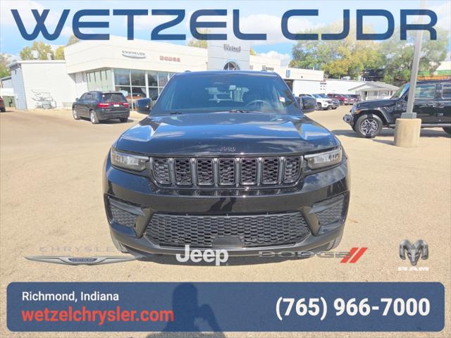 2022 Jeep Grand Cherokee Altitude 4x4 2022 Jeep Grand Cherokee Altitude 4x4