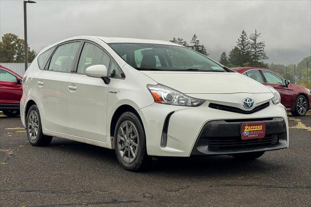 2017 Toyota Prius v Four